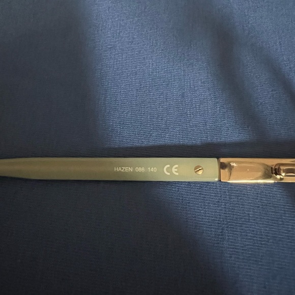 Kate Spade frames never worn, to be for prescription. Case comes with it. - Picture 3 of 5